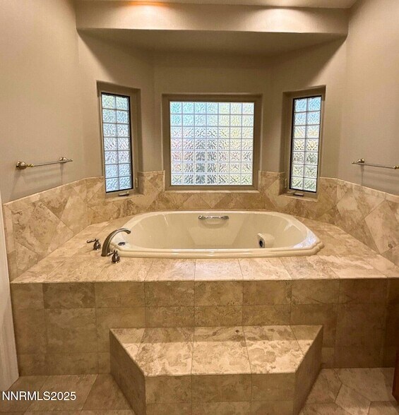 Building Photo - 3140 Scarlet Oaks Ct