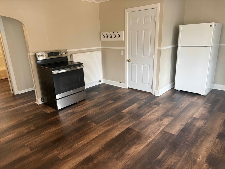 Building Photo - 3 S Garand St