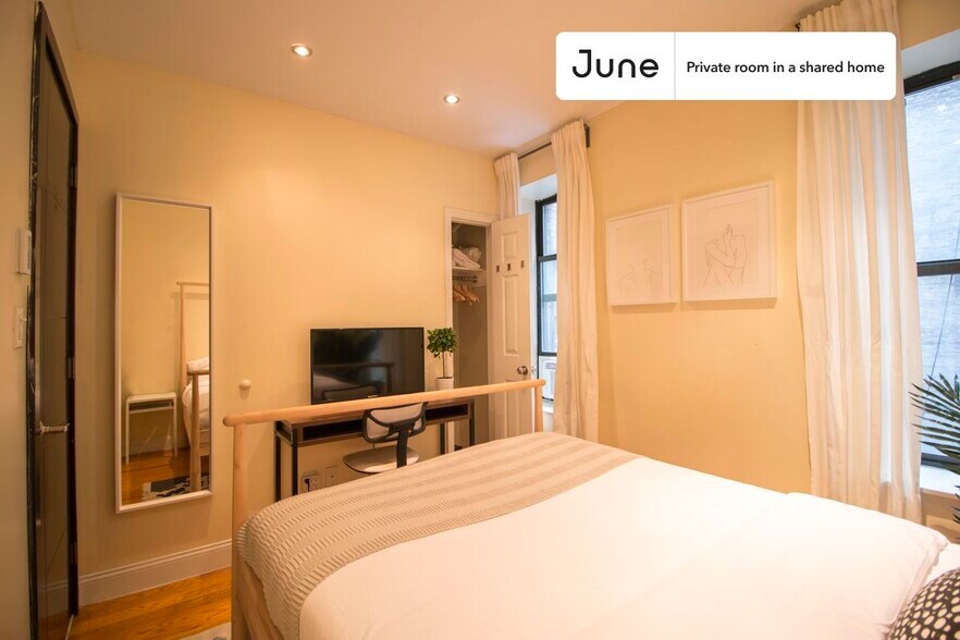 Building Photo - Private bedroom in 5 bed/2 bath Home