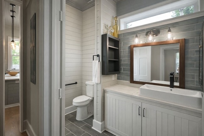 Building Photo - 5036 Golden Forest Dr