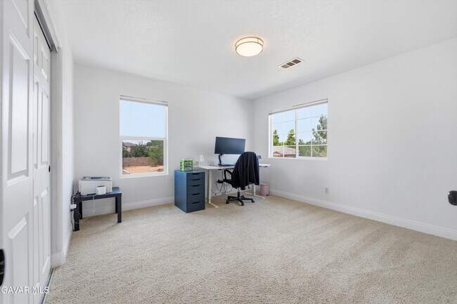 Building Photo - 1638 Miki Way