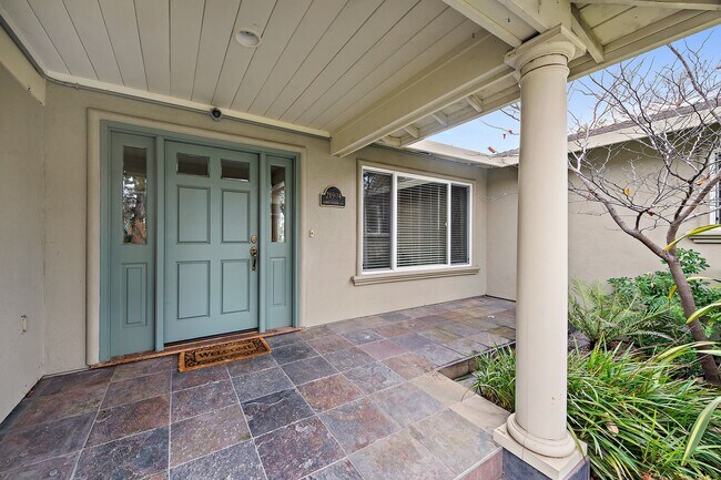 Building Photo - Beautiful 4/2 Home with Cupertino Schools!