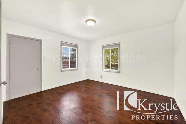 Building Photo - 241 Mayo Ave