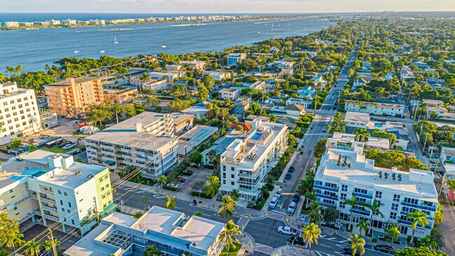 Building Photo - 117 Lake Ave