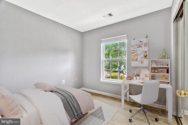 Building Photo - 43585 PATCHING POND Sq