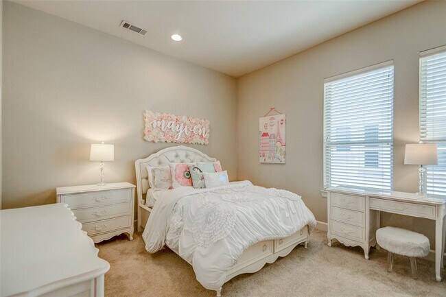 Building Photo - 7333 Valley View Ln