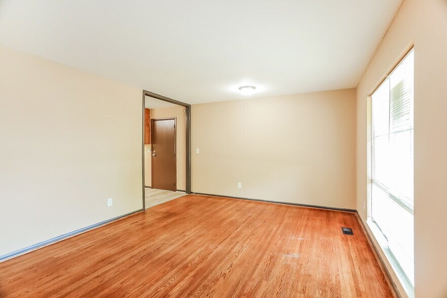 Building Photo - 901 Eldorado Dr