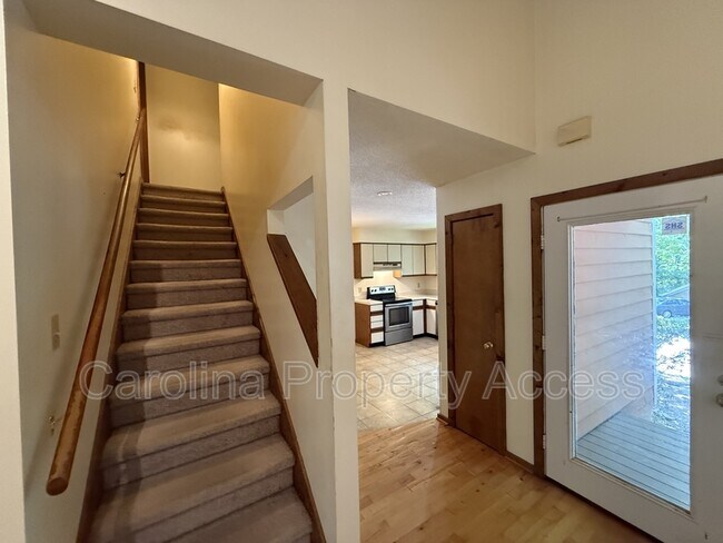 Building Photo - 113 S Peak Dr