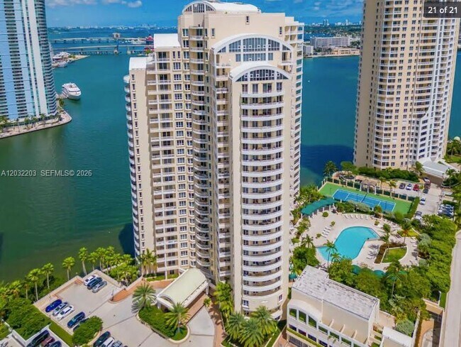 Building Photo - 888 Brickell Key Dr