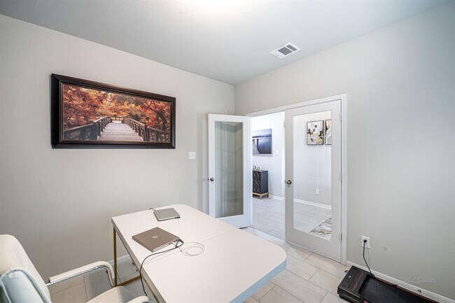 Building Photo - 4519 Hronas Dr