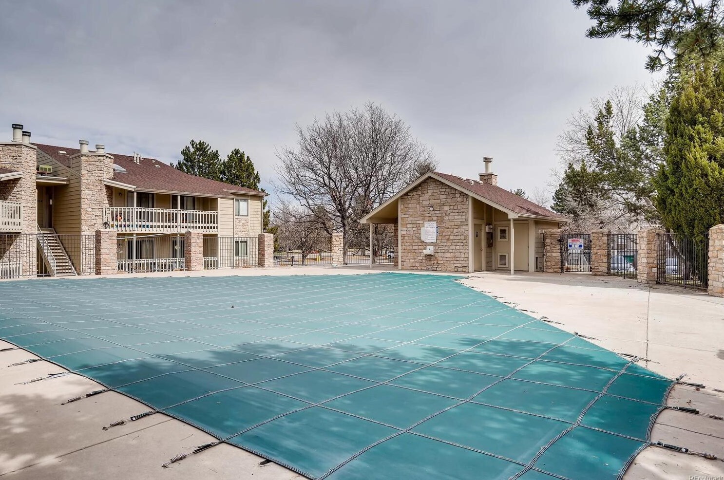 Building Photo - 8225 Fairmount Dr