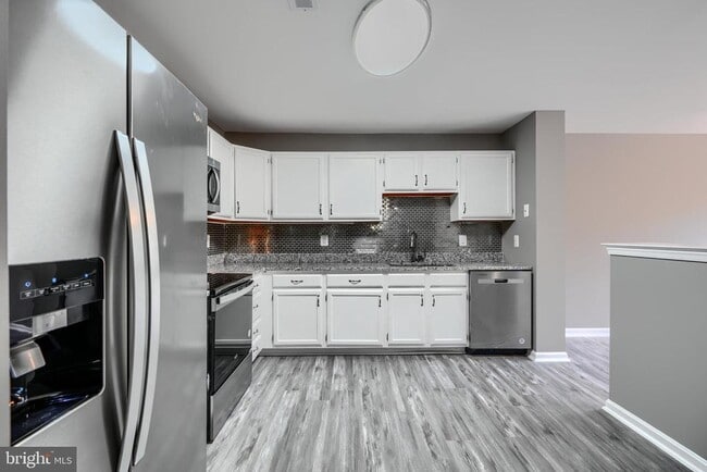 Building Photo - 4204 Red Ridge Way