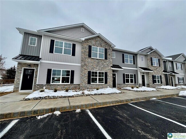 Building Photo - 1411 Greenview Dr