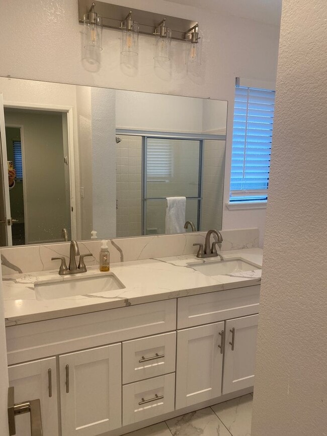 Building Photo - 1330 Puebla Way
