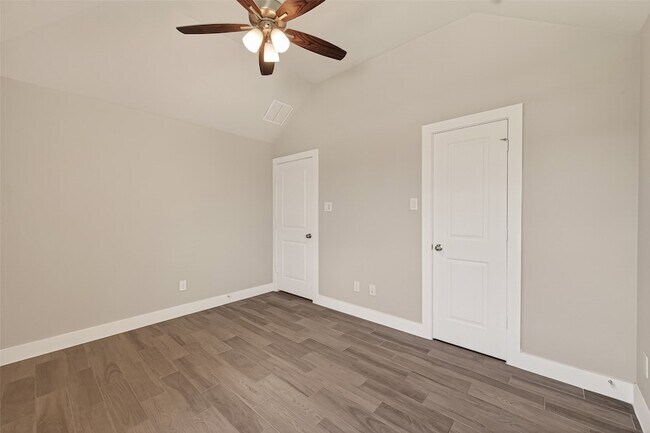 Building Photo - 2619 Lilac Point Ln