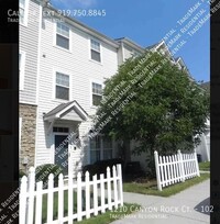 Building Photo - Conveniently Located 3 bedroom, 2.5 bathro...