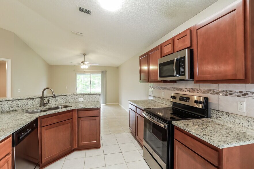 Building Photo - 7390 Overland Park Blvd