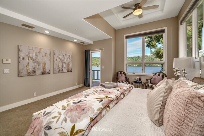 Building Photo - 2410 West Lake Sammamish Pkwy NE
