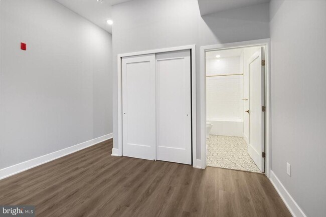 Building Photo - 2119 N Front St