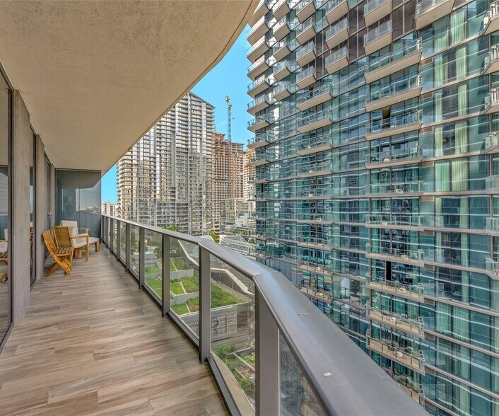 Building Photo - 801 S Miami Ave