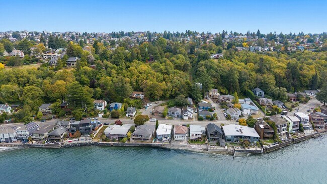 Building Photo - 5306 Beach Dr SW
