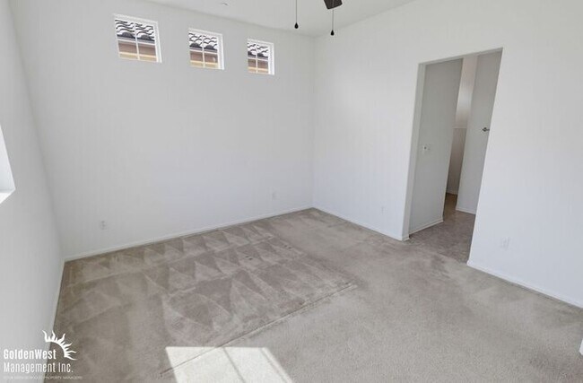 Building Photo - Modern 2Bdm 2Ba Condo in Desirable Chula Vista Community!