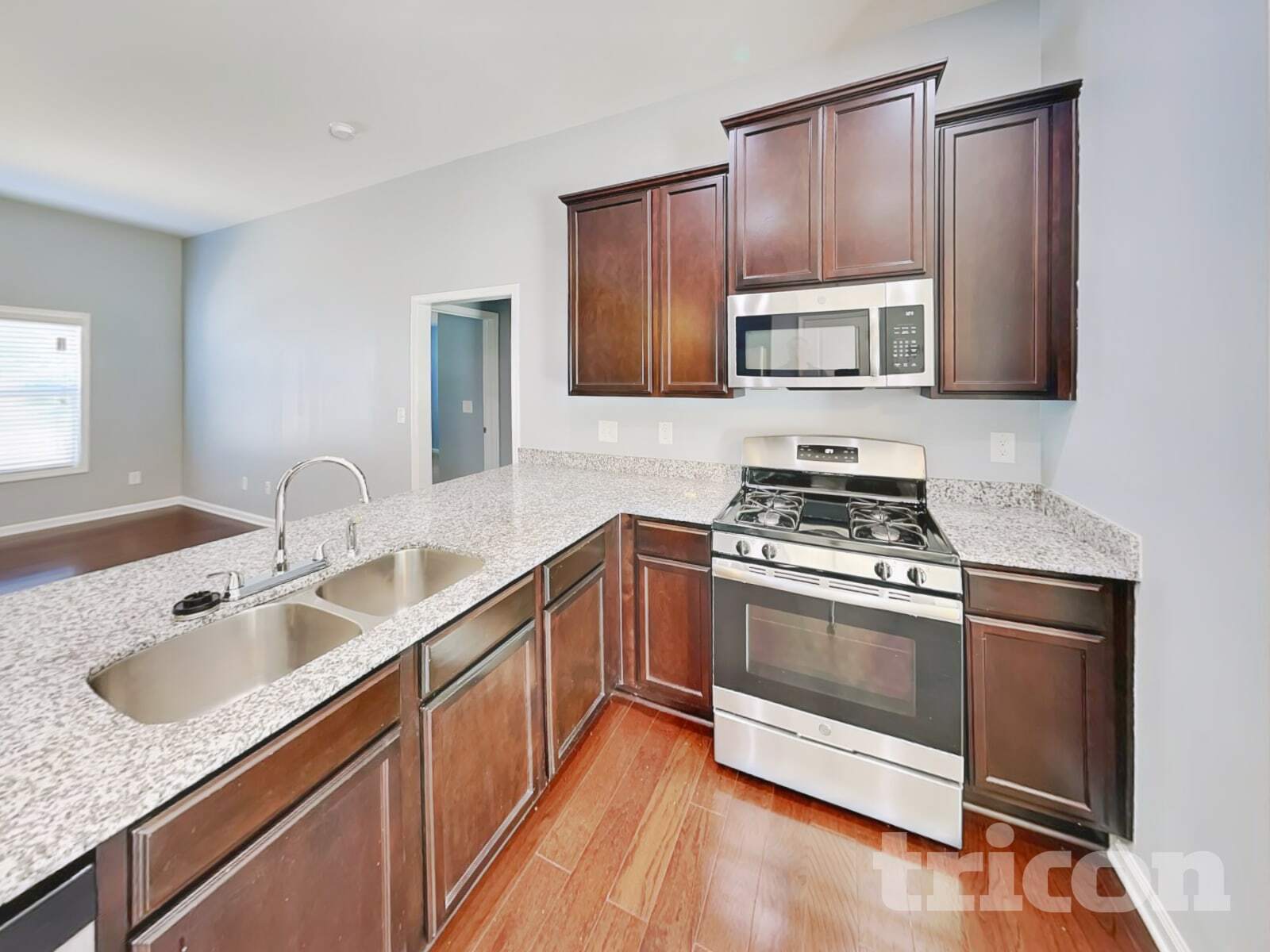 Building Photo - 474 Finch Ln