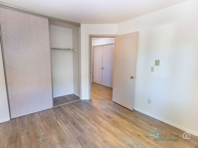 Building Photo - Charming 2 bedroom, 2 bathroom condo locat...