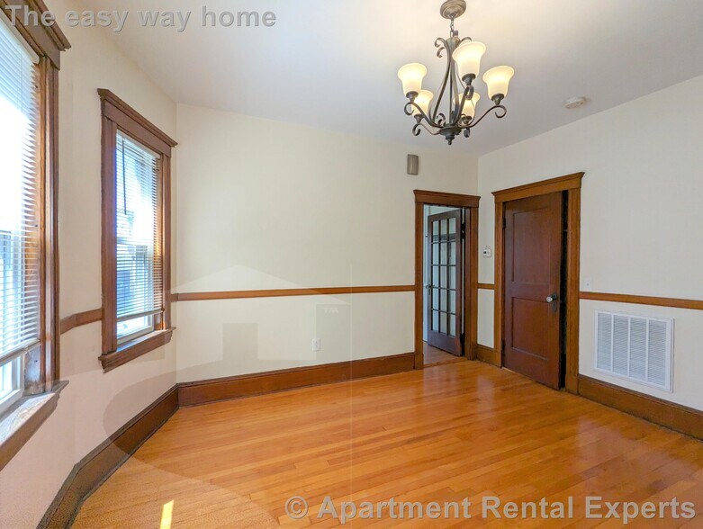 Building Photo - 108 W Quincy St