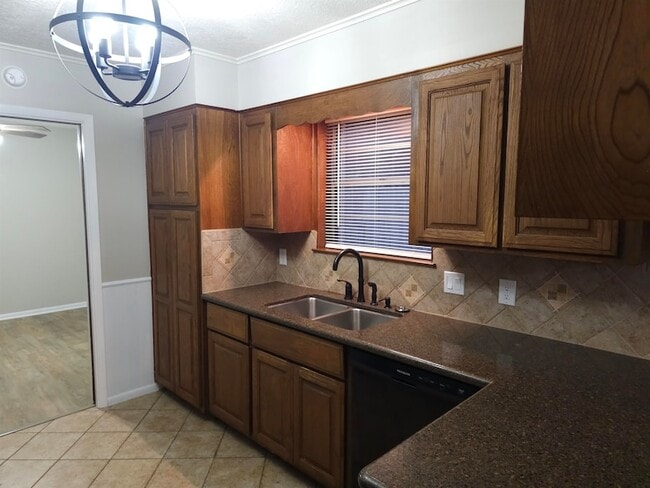 Building Photo - 3008 Tipps Dr