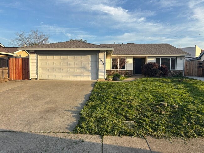 Building Photo - 3013 Notre Dame Dr