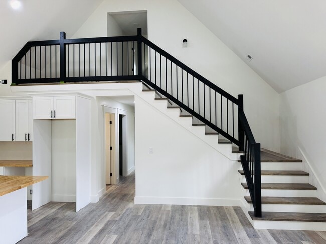 Building Photo - 221 Sheffield Dr