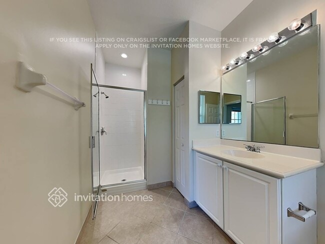 Building Photo - 187 E Thatch Palm Cir