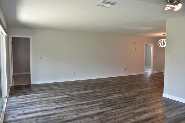 Building Photo - 2005 Halmrock Pl