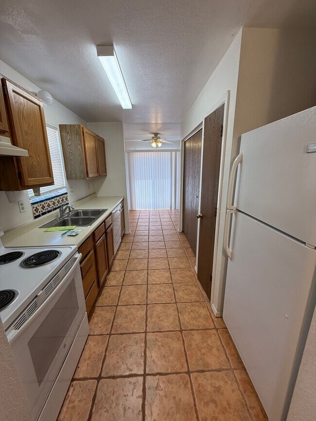 Building Photo - 6529 Justin Ln