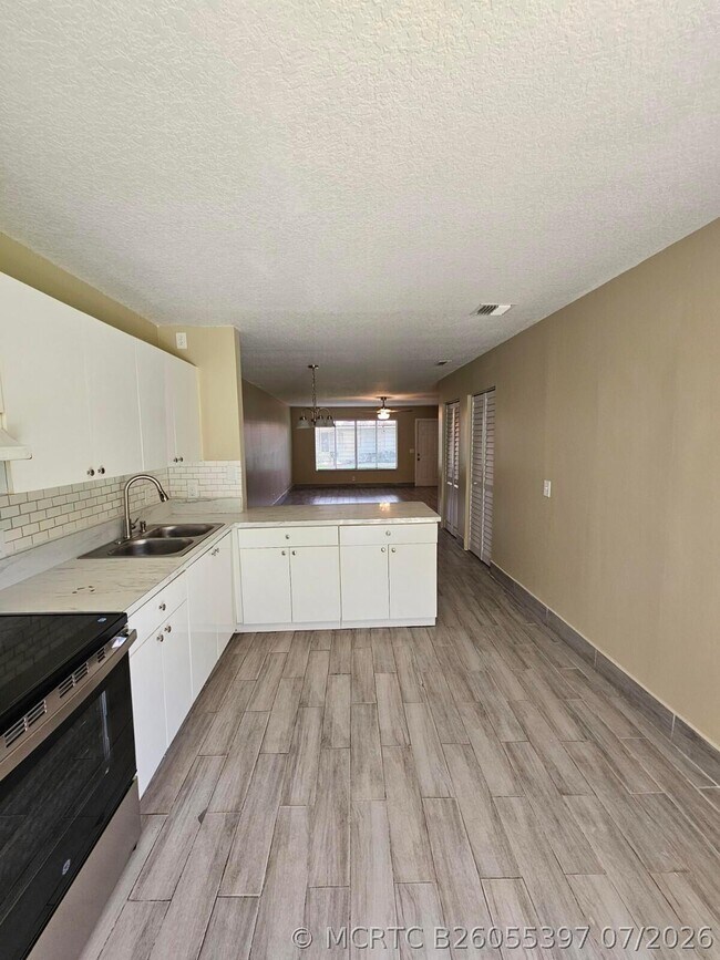 Building Photo - 4859 Orleans Ct