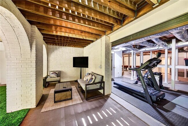 Building Photo - 3669 Cochise Dr SE