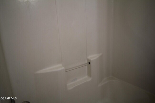 Building Photo - 456 Passmore Rd