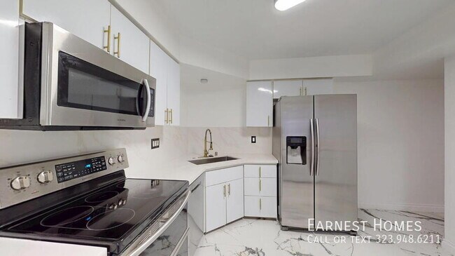 Building Photo - 14335 Huston St