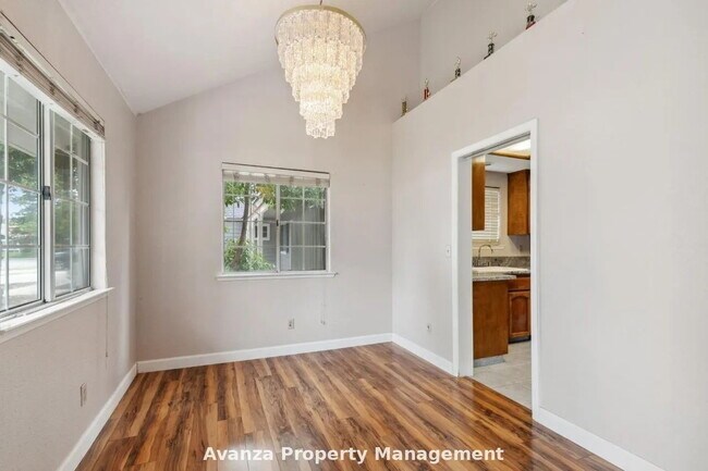Building Photo - 3bed/2.5 bath Home for Rent 4129 W. Regency Ave Fresno, CA 93727