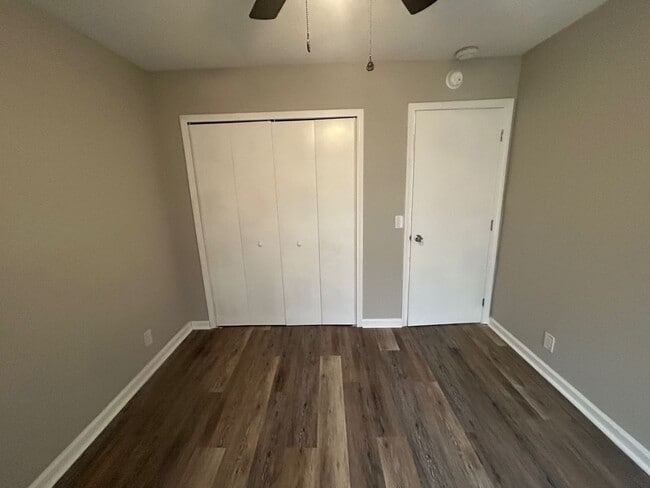 Building Photo - 240 Jamil Rd