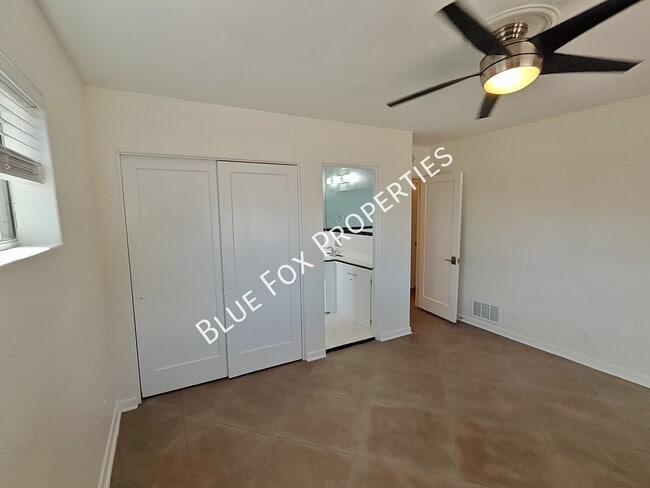 Building Photo - 404 S Cherry Ave