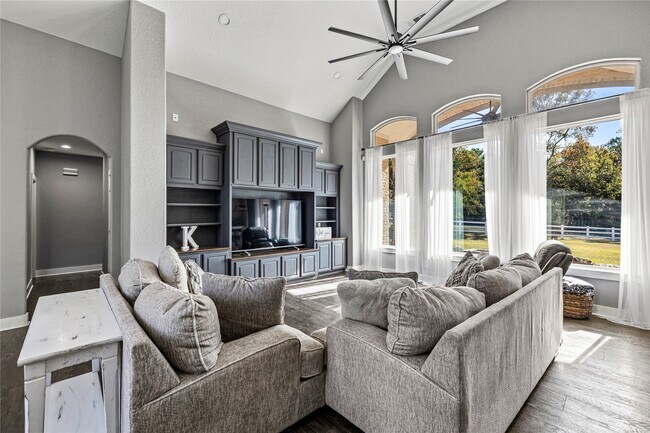 Building Photo - 11601 King George Ct