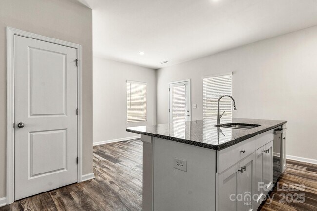 Building Photo - 117 Dogwood Vlg Trl