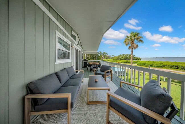 Building Photo - 555 S Gulf Dr