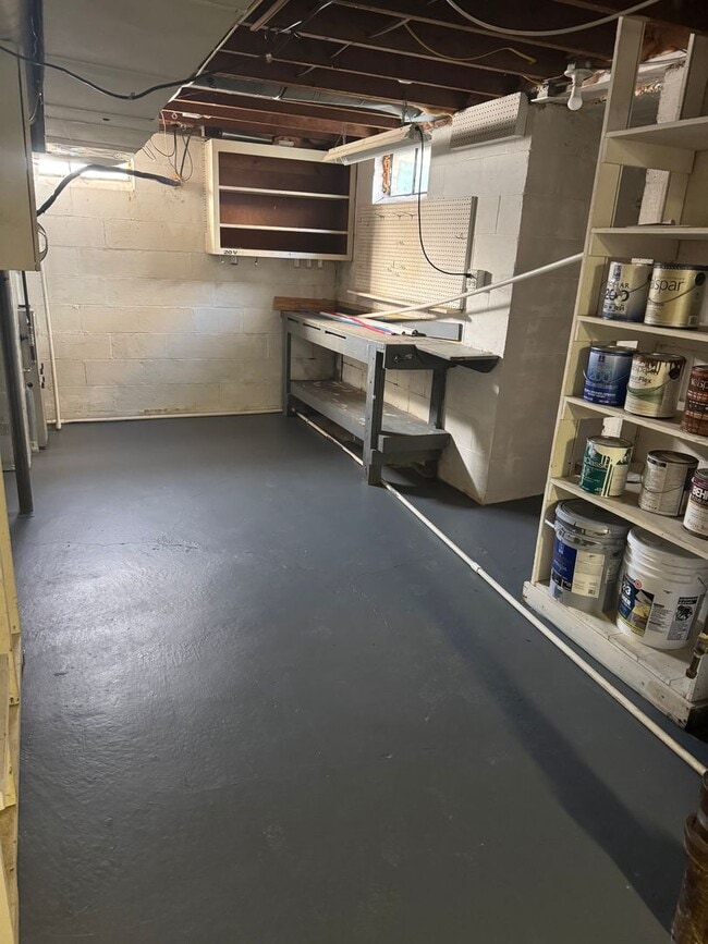 Building Photo - 3 Bedroom Cape Cod - Upper Arlington, OH