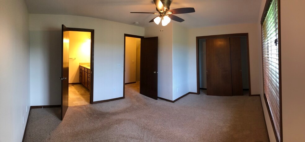 Master Bedroom - 1910 Wrigley St