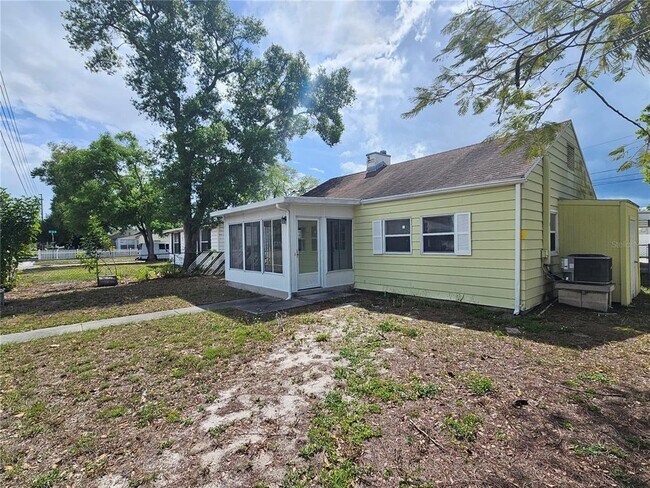 Building Photo - 5706 Dr M.L.K. Jr St N