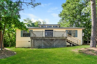 Building Photo - 625 Hampton Cir