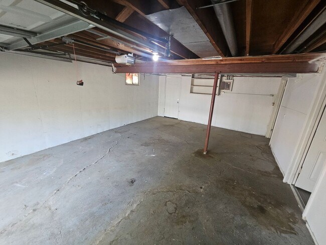 Building Photo - 7601 E 119th St